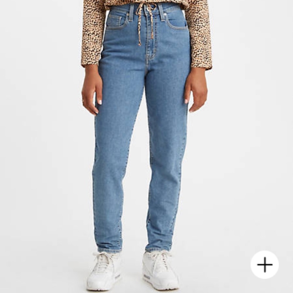 Levi’s 501 light wash high waisted taper W25 L30